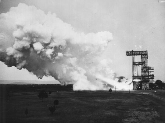 [C-1 1st stage test firing]